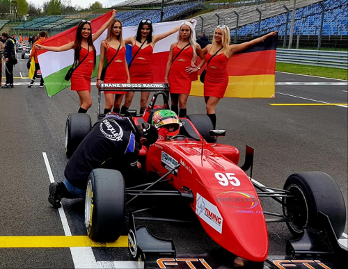 Fashion Models Team na závodech Formule F3 v racin