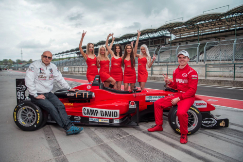 Promoteam Metropol Press Girls na Formuli F3 v Hun